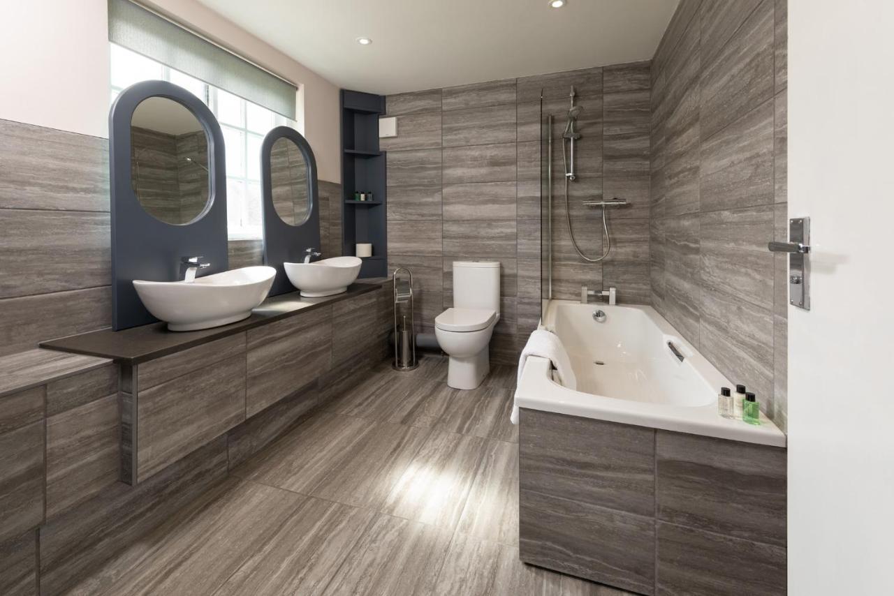 The Stable Suite At York Racecourse ภายนอก รูปภาพ