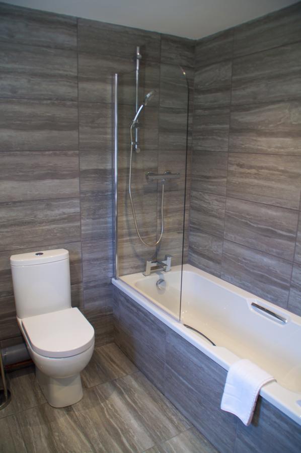 The Stable Suite At York Racecourse ภายนอก รูปภาพ